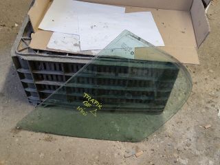 bontott RENAULT TRAFIC Bal első Fixüveg (Ajtóban)