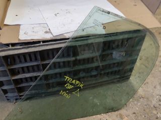 bontott RENAULT TRAFIC Bal első Fixüveg (Ajtóban)