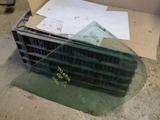 bontott RENAULT TRAFIC Bal első Fixüveg (Ajtóban)