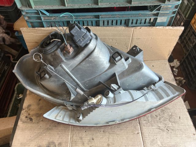 bontott RENAULT TRAFIC Bal Fényszóró