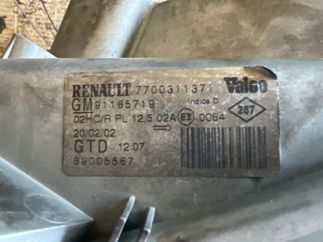 bontott RENAULT TRAFIC Bal Fényszóró