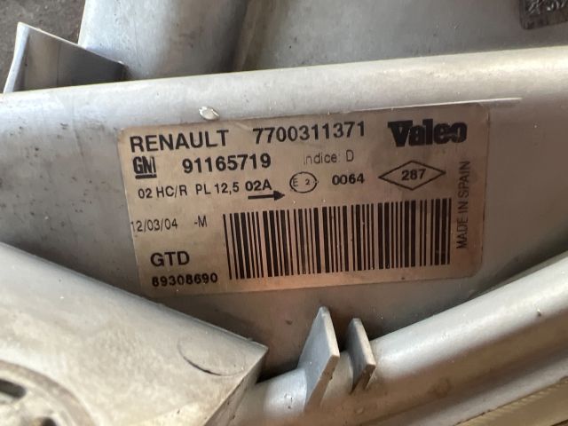 bontott RENAULT TRAFIC Bal Fényszóró