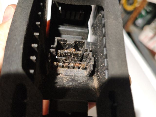 bontott RENAULT TRAFIC Bal Hátsó Lámpa Foglalat