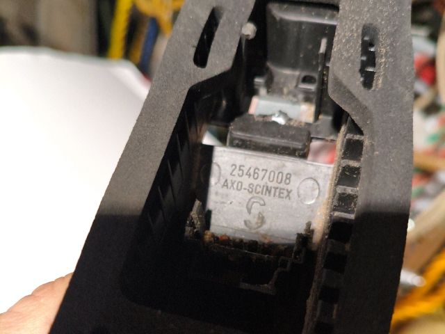 bontott RENAULT TRAFIC Bal Hátsó Lámpa Foglalat