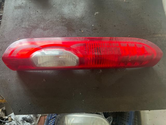 bontott RENAULT TRAFIC Bal Hátsó Lámpa