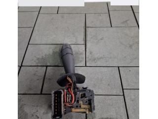 bontott RENAULT TRAFIC Bal Kormánykapcsoló Irányjelző