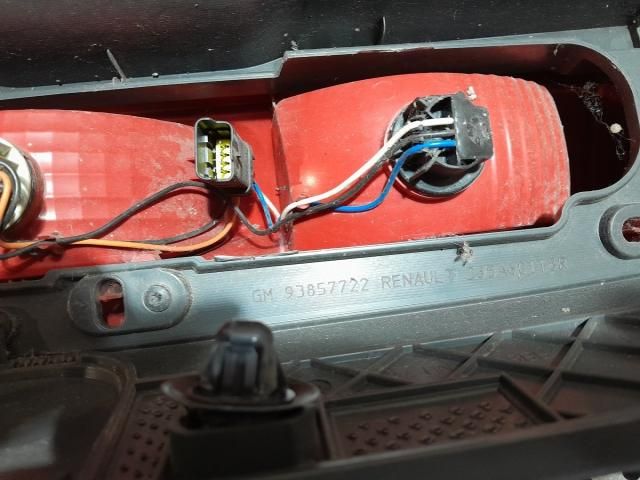 bontott RENAULT TRAFIC Bal Külső Hátsó Lámpa