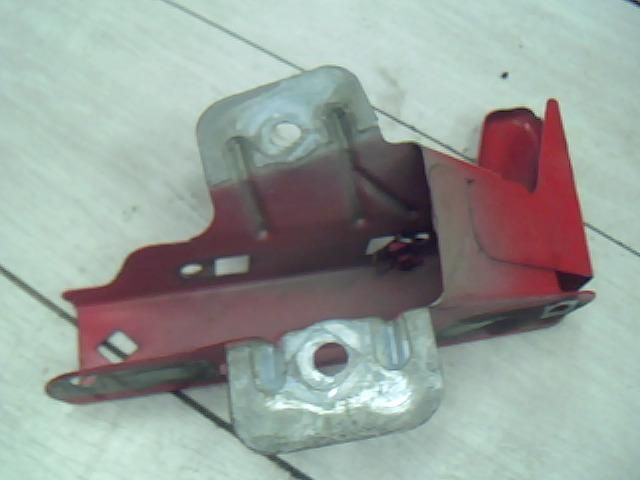 bontott RENAULT TRAFIC Bal Lökhárító Tartó Nyúlványvég