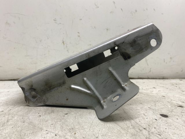 bontott RENAULT TRAFIC Bal Sárvédő Oldaltartó