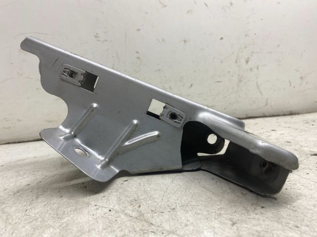 bontott RENAULT TRAFIC Bal Sárvédő Oldaltartó