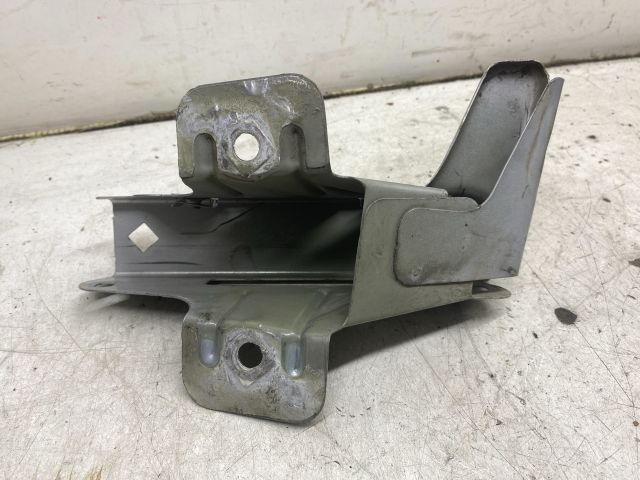 bontott RENAULT TRAFIC Bal Sárvédő Oldaltartó