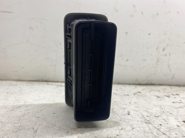 bontott RENAULT TRAFIC Bal Szellőző