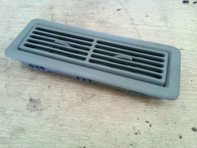 bontott RENAULT TRAFIC Bal Szellőző