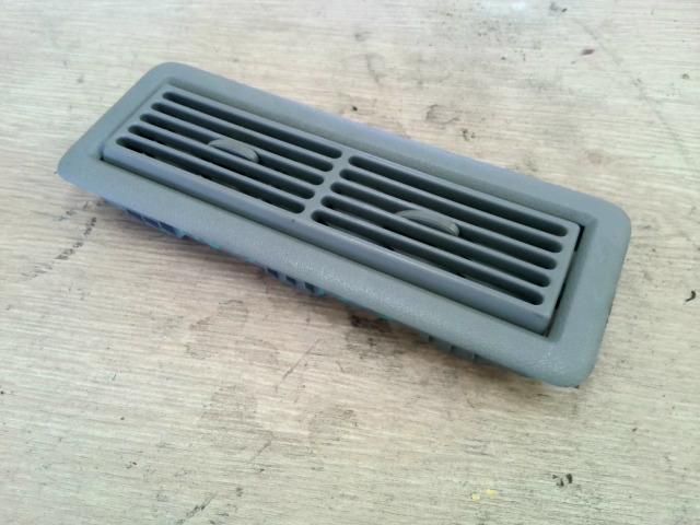 bontott RENAULT TRAFIC Bal Szellőző