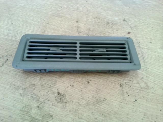bontott RENAULT TRAFIC Bal Szellőző