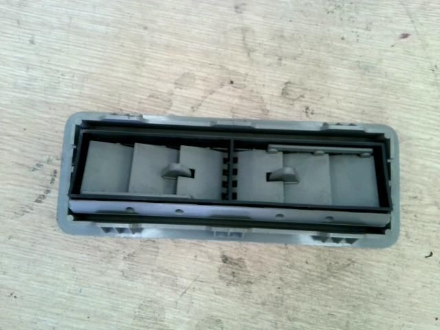 bontott RENAULT TRAFIC Bal Szellőző