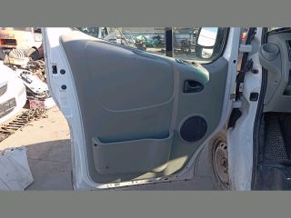 bontott RENAULT TRAFIC Biztosítéktábla Utastér