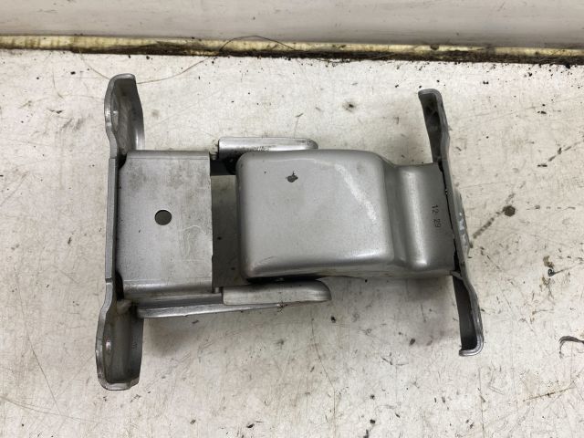 bontott RENAULT TRAFIC Csomagtérajtó Jobb Zsanér