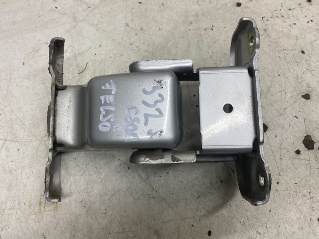 bontott RENAULT TRAFIC Csomagtérajtó Jobb Zsanér