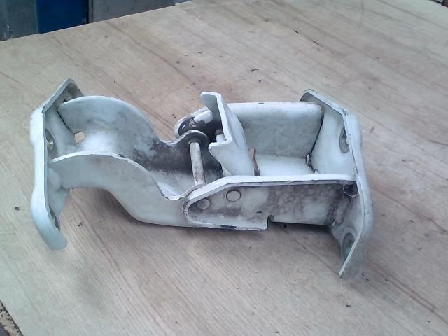 bontott RENAULT TRAFIC Csomagtérajtó Jobb Zsanér