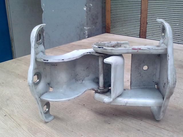 bontott RENAULT TRAFIC Csomagtérajtó Jobb Zsanér