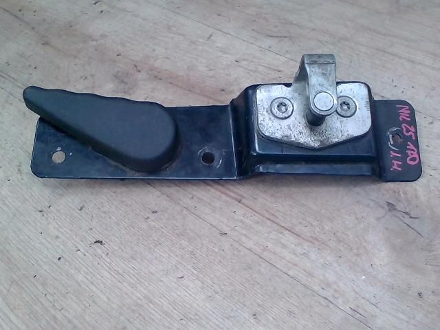 bontott RENAULT TRAFIC Csomagtérajtó Kilincs