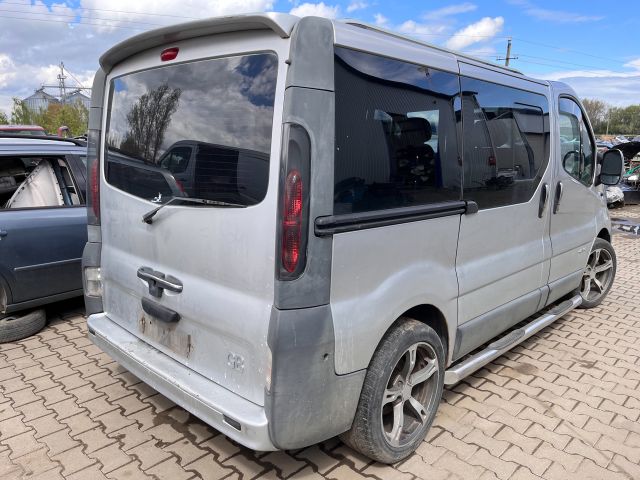 bontott RENAULT TRAFIC Csomagtérajtó (Üres lemez)