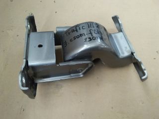 bontott RENAULT TRAFIC Csomagtérajtó Zsanér