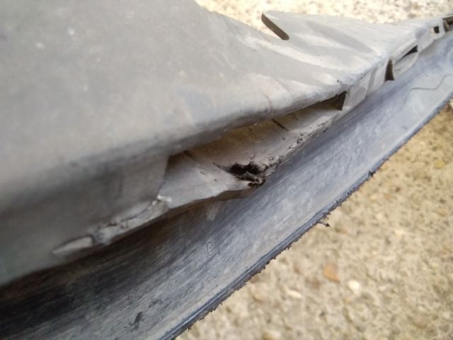 bontott RENAULT TRAFIC Első Lökhárító Alsó (Műanyag)