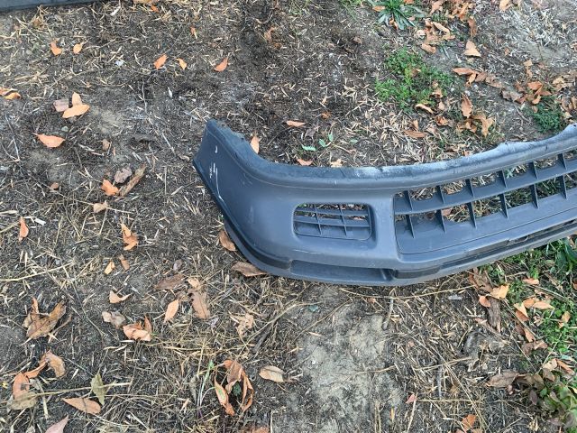 bontott RENAULT TRAFIC Első Lökhárító (Részeivel)