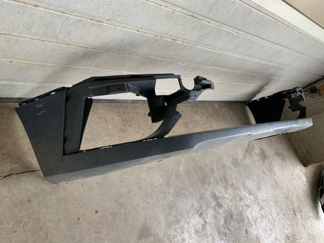 bontott RENAULT TRAFIC Első Lökhárító (Üresen)