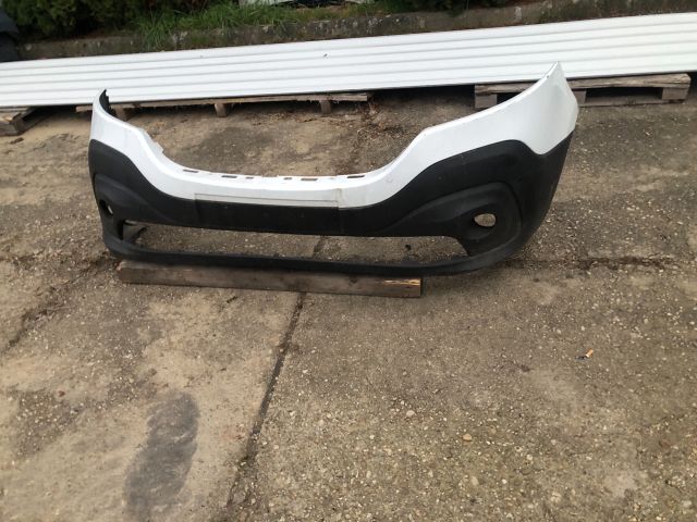 bontott RENAULT TRAFIC Első Lökhárító (Üresen)