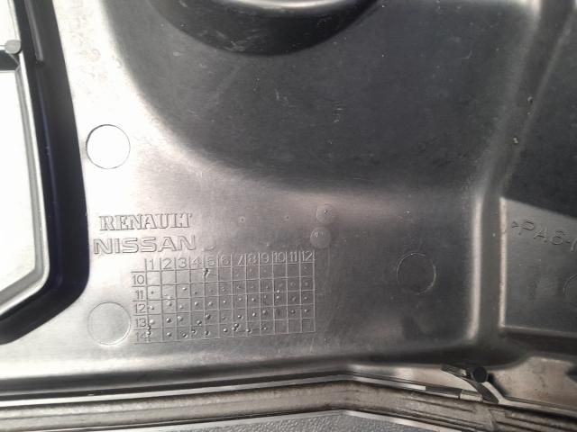 bontott RENAULT TRAFIC Felső Hűtőburkolat