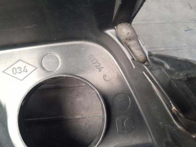 bontott RENAULT TRAFIC Felső Hűtőburkolat