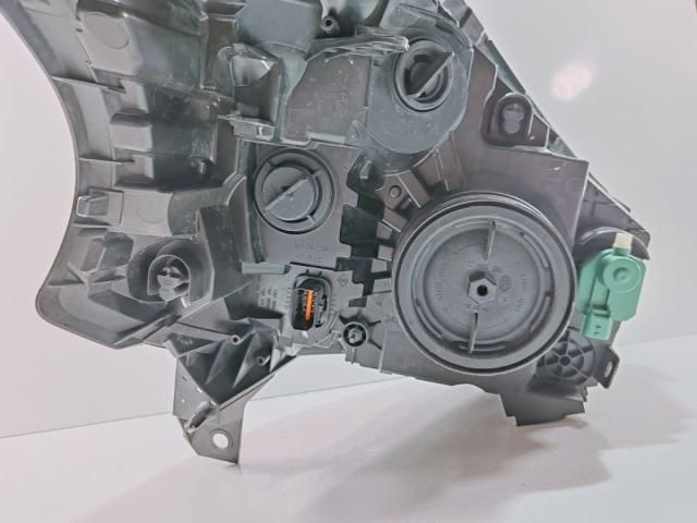 bontott RENAULT TRAFIC Fényszóró (Pozíciófüggetlen)