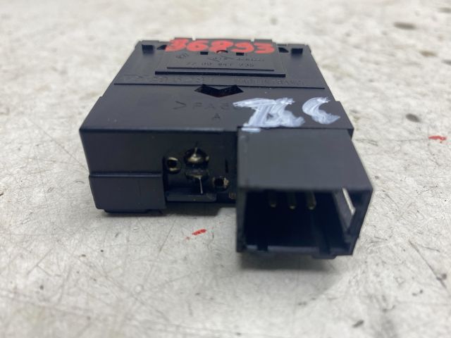 bontott RENAULT TRAFIC Fényszórómagasság Állító Kapcsoló