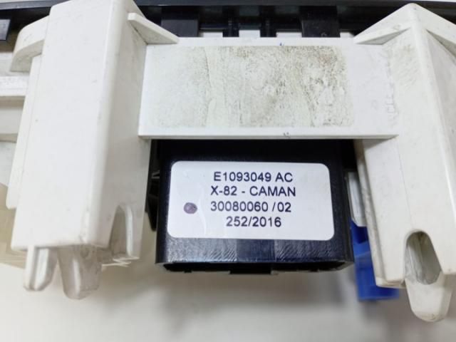 bontott RENAULT TRAFIC Fűtéskapcsoló (manuális klímás)