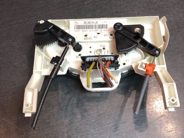 bontott RENAULT TRAFIC Fűtéskapcsoló (Nem klímás)