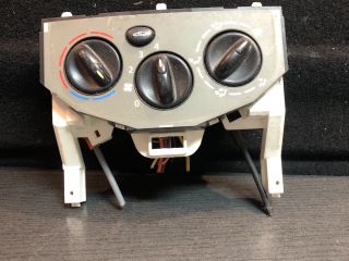 bontott RENAULT TRAFIC Fűtéskapcsoló (Nem klímás)