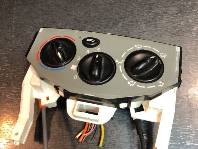 bontott RENAULT TRAFIC Fűtéskapcsoló (Nem klímás)