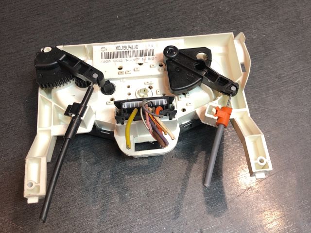 bontott RENAULT TRAFIC Fűtéskapcsoló (Nem klímás)