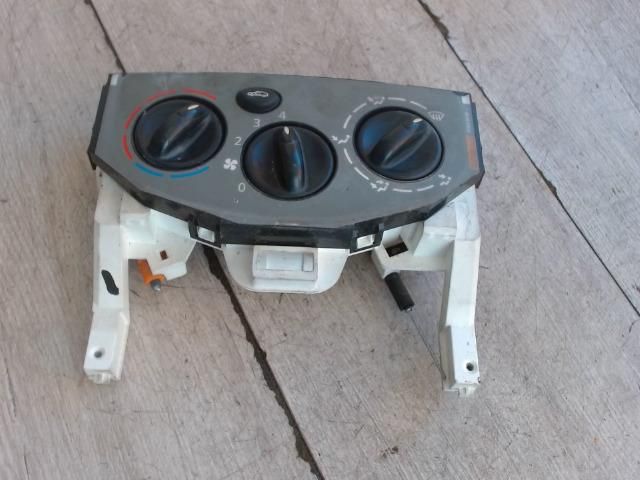 bontott RENAULT TRAFIC Fűtéskapcsoló