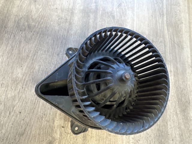 bontott RENAULT TRAFIC Fűtőmotor (Klímás)