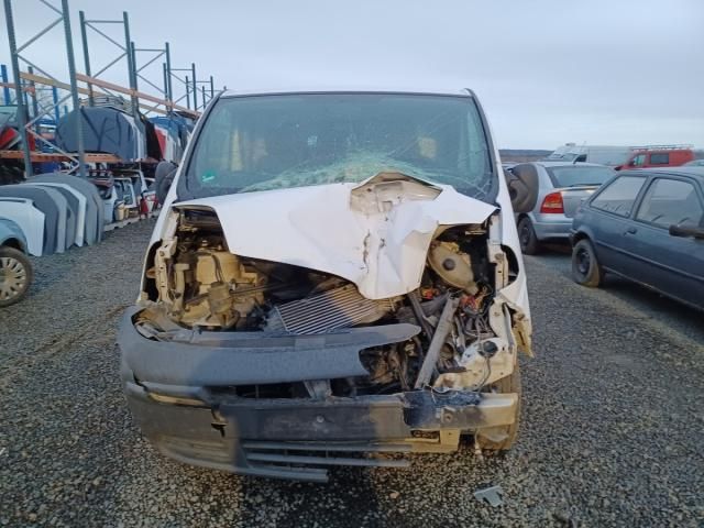 bontott RENAULT TRAFIC Gumiabroncs (1 db)