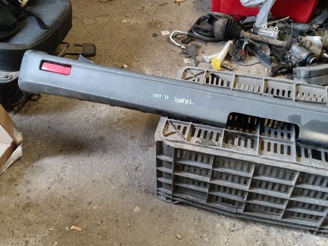 bontott RENAULT TRAFIC Hátsó Lökhárító (Részeivel)