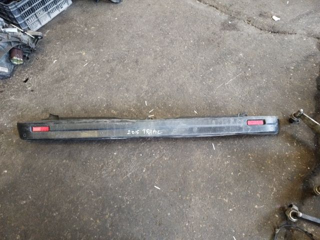 bontott RENAULT TRAFIC Hátsó Lökhárító (Részeivel)