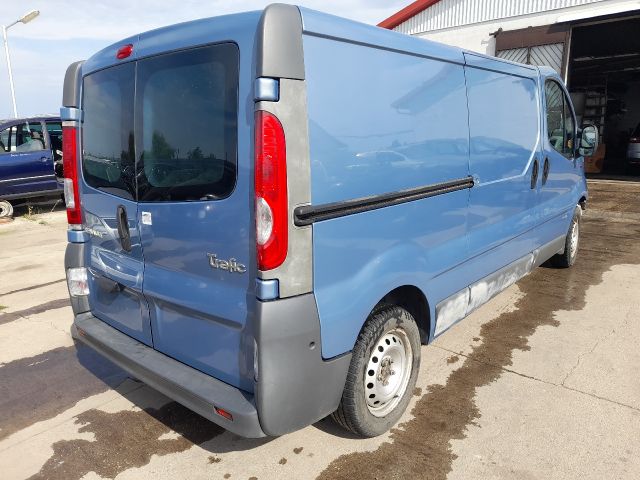 bontott RENAULT TRAFIC Hátsó Lökhárító (Üresen)