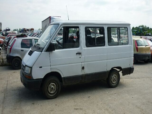 bontott RENAULT TRAFIC Hátsó Szélvédő