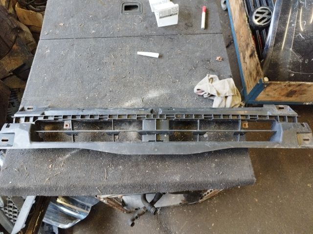 bontott RENAULT TRAFIC Hűtőrács