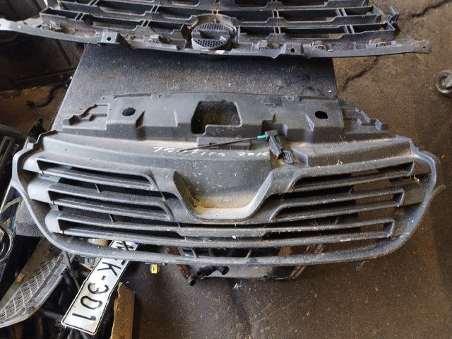 bontott RENAULT TRAFIC Hűtőrács